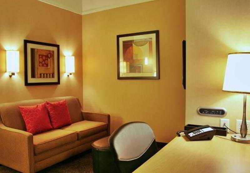 Springhill By Marriott Downtown 3*